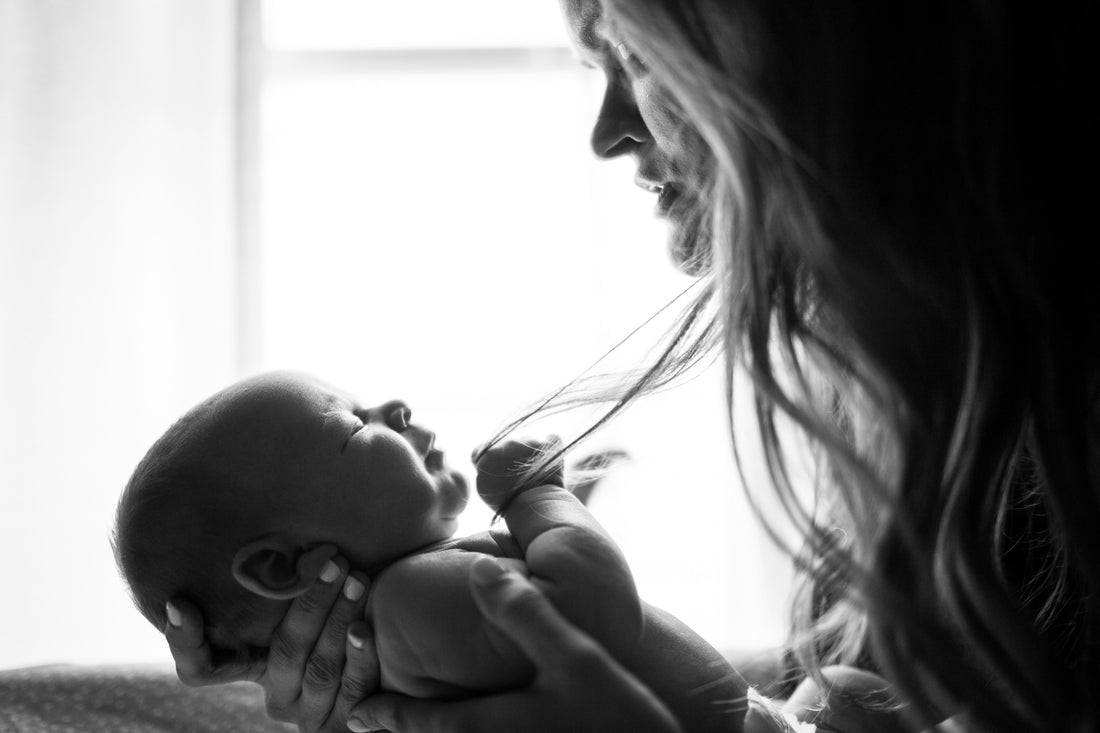 Postpartum Skincare: A Natural Routine for New Mamas